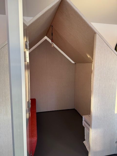 Besprechungsbox "Hut Haus", Ausstellungsmodel