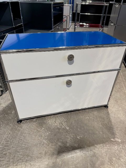 USM Haller Komode, enzianblau/weiss, Ausstellungsmodel