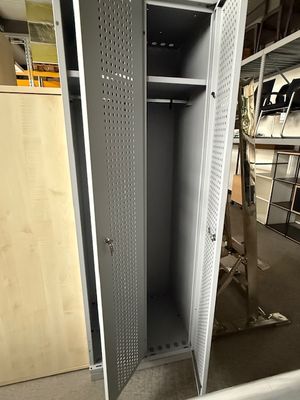 LISTA OFFICE LO Garderobenschrank, Ausstellungsmodell