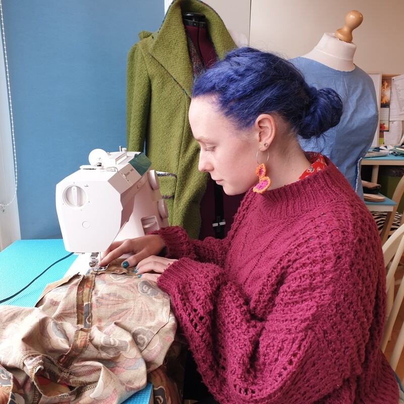 Learn to Sew &  Personalise your clothes. Make/Remake. Upcycle, Alter & Adapt.  A  6 week couse to learn how to sew by hand and sewing machine.