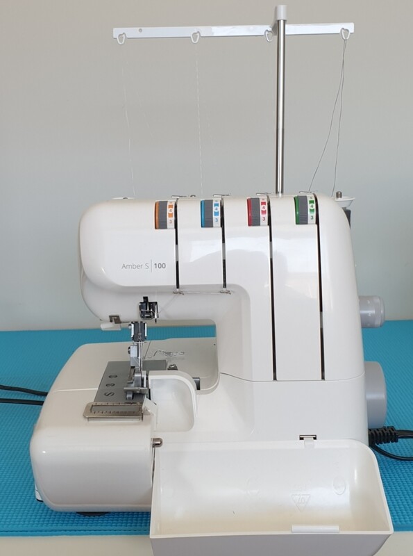 Husqvarna Viking  Amber S  100 Overlocker  machine
