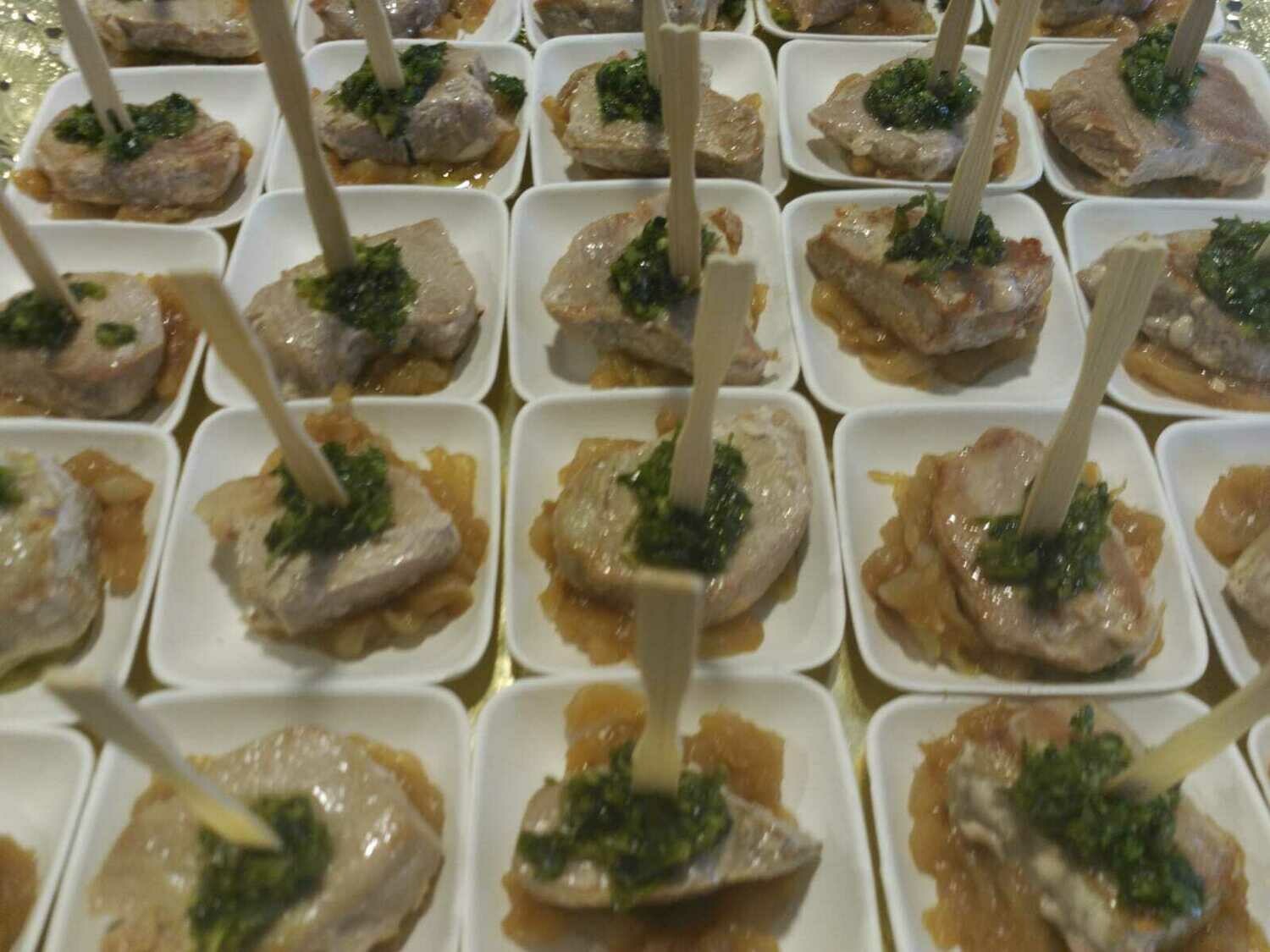 Pincho de atún fresco  y salsa teriyaki