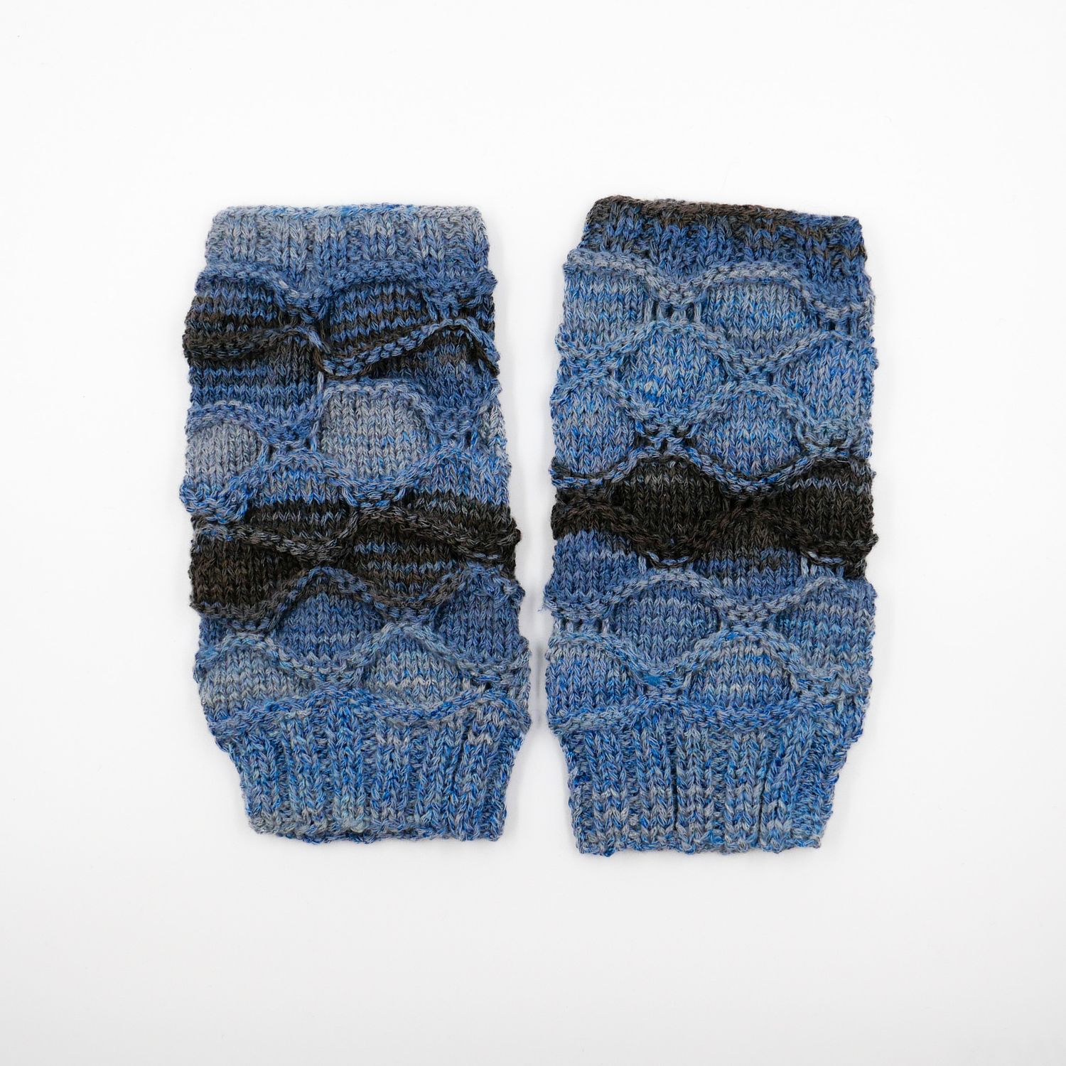 Mitaine bleue courte avec dessin en losange