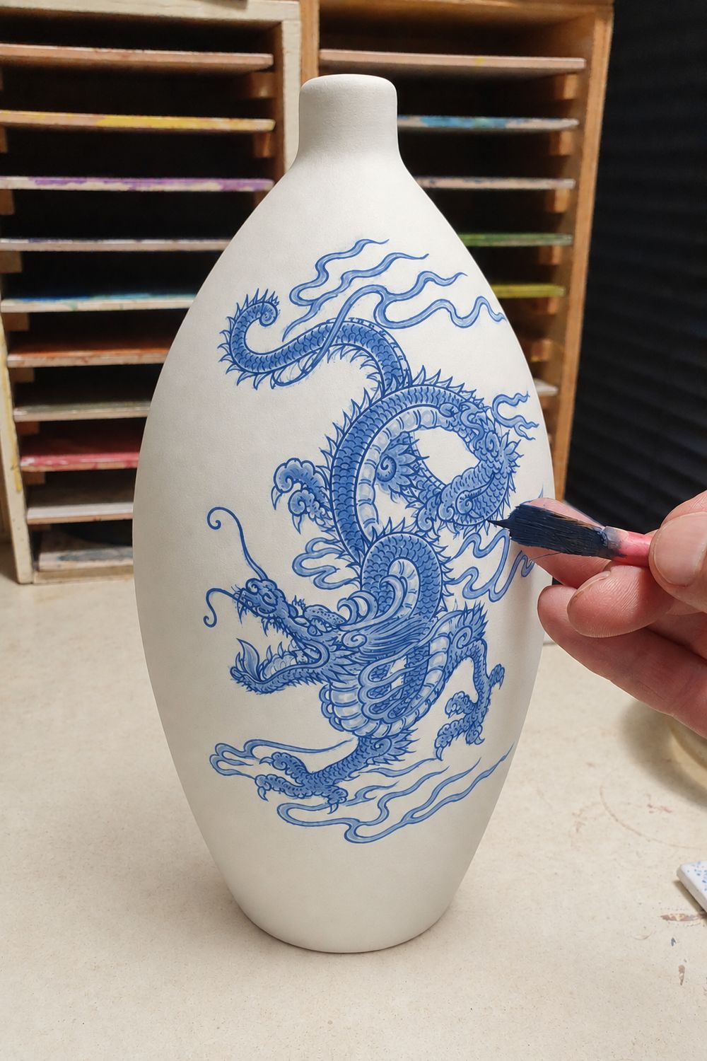 Urn "Chinese Draak" (model PU-3) hand beschilderd