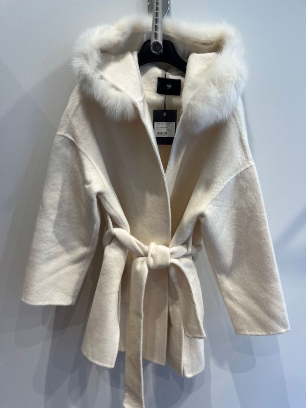 NIEUW KORTE MANTEL MAX&MOI