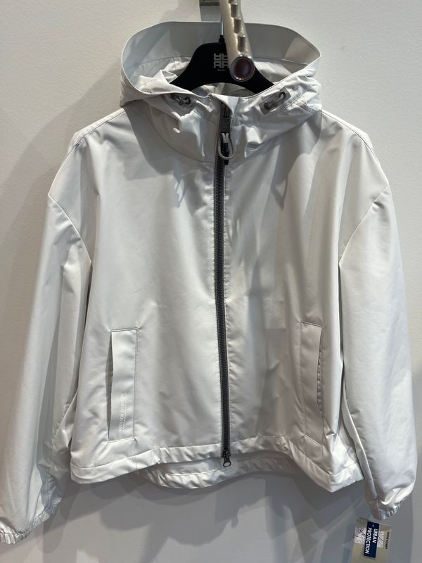 NIEUW REGENJAS FUCHS SCHMITT