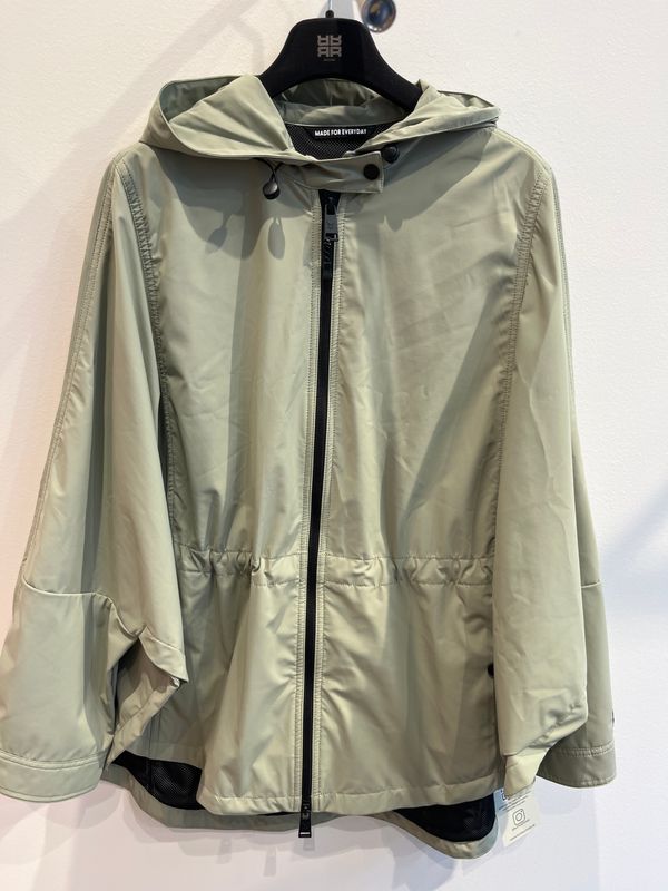 NIEUW CAPE FUCHS SCHMITT