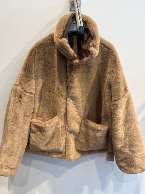 NIEUW OMKEERBARE PELS WHYCI MILANO