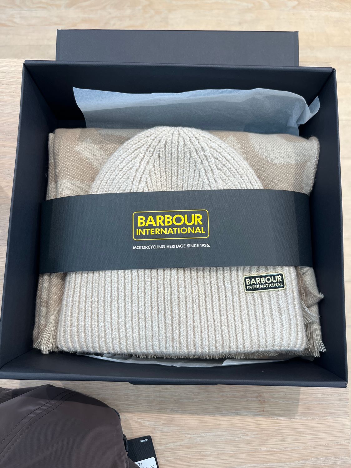 NIEUW SJAAL EN MUTS BARBOUR