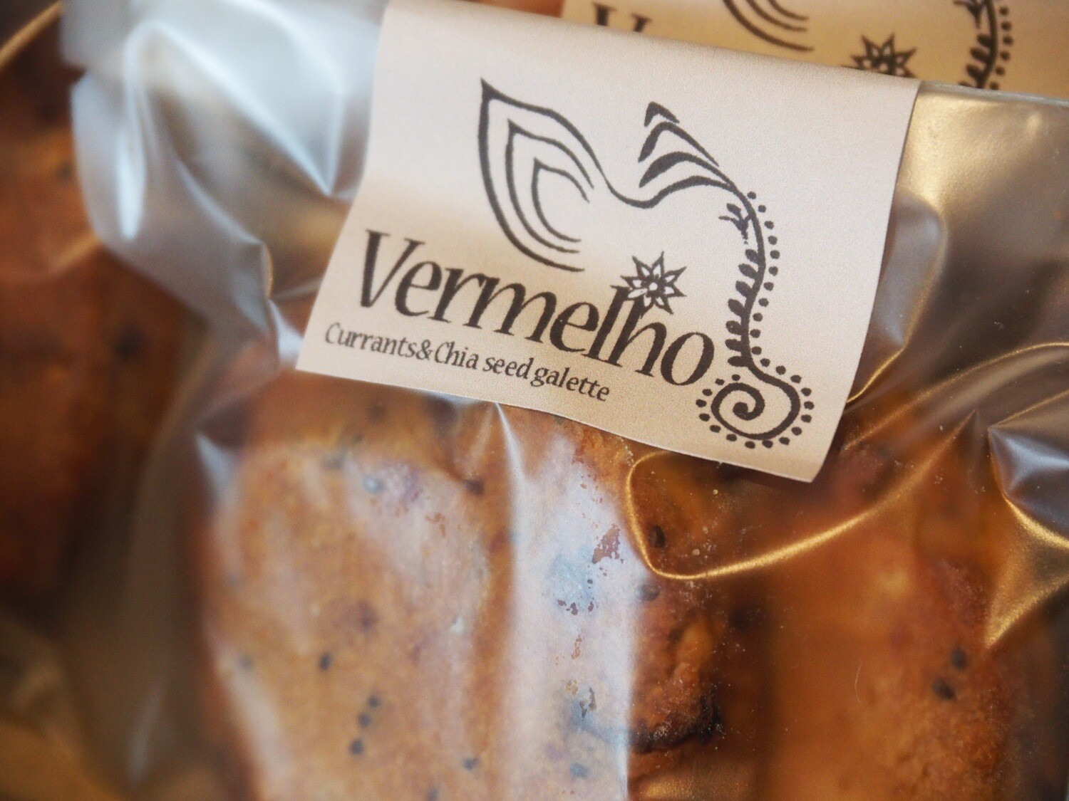 Vermelho- Currants&amp;Chia seed galette