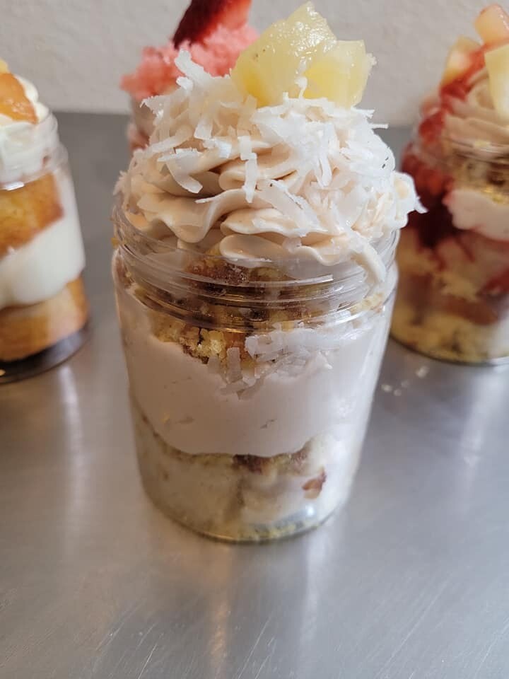 Pineapple Paradise Cake Jar Pineapple Paradise Cake Jar