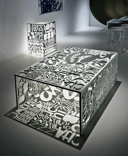 "CURSIVA" TABLE