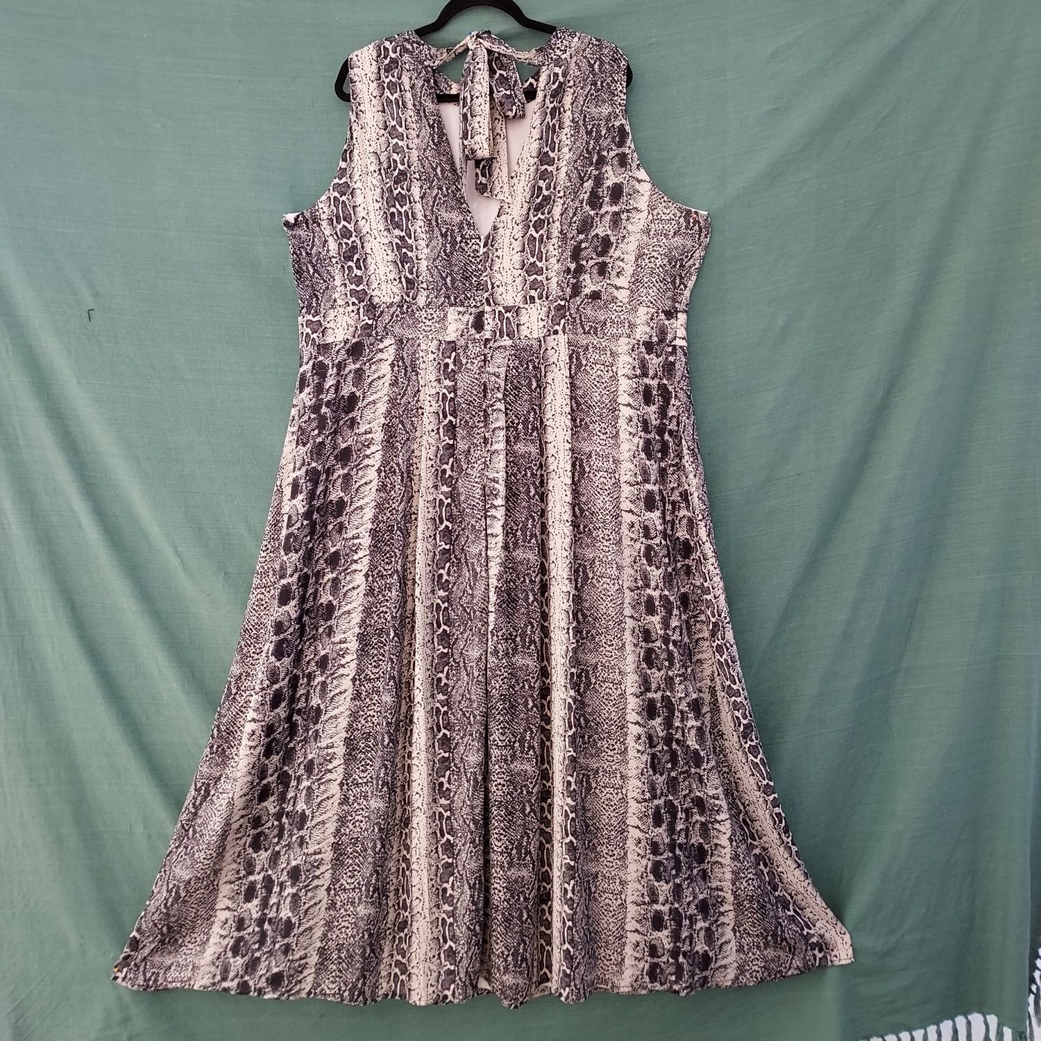 SG  - Grey Snakeskin/Crocodile Skin Seeveless Flowy Long Dress - 50" Bust