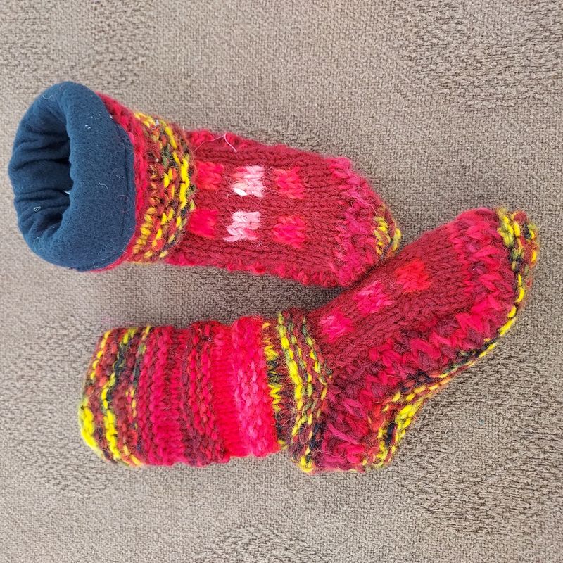 KIDS Knitted & Fleece Lined Slipper Socks 6"