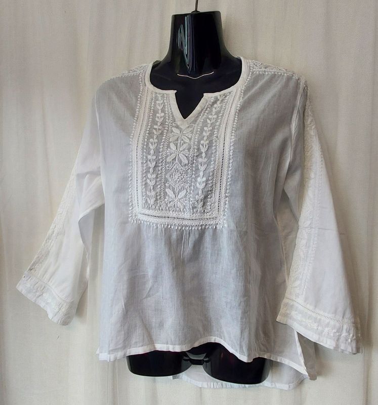 White Embroidered Kaftan Blouse - M, L or XL White Embroidered Kaftan Blouse - M, L or XL