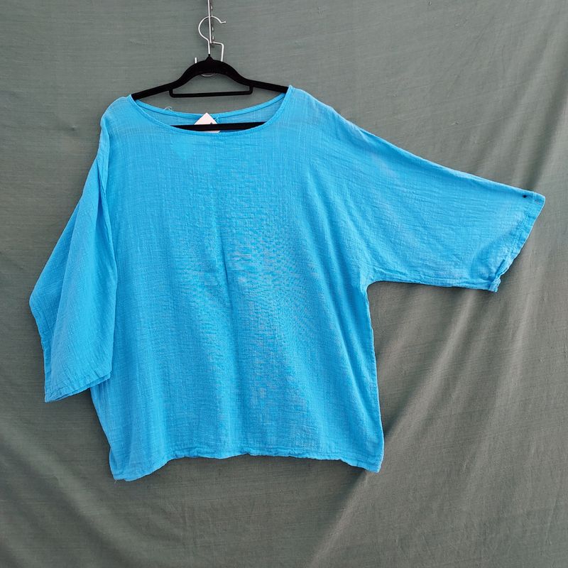 Italian Pale Blue Cotton 3/4 Sleeve Blouse 50 Italian Pale Blue Cotton 3/4 Sleeve Blouse 50" Bust