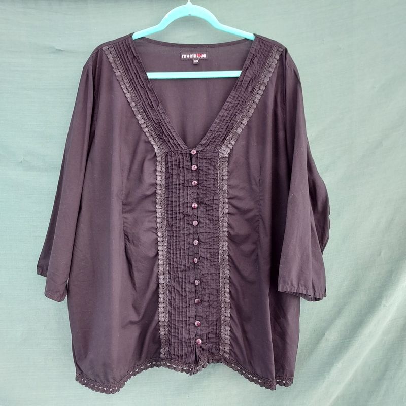 SG - Black V Neck Button Front Blouse - 54 SG - Black V Neck Button Front Blouse - 54" Bust
