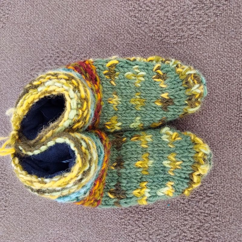 KIDS Knitted & Fleece Lined Slipper Socks 6 KIDS Knitted & Fleece Lined Slipper Socks 6"