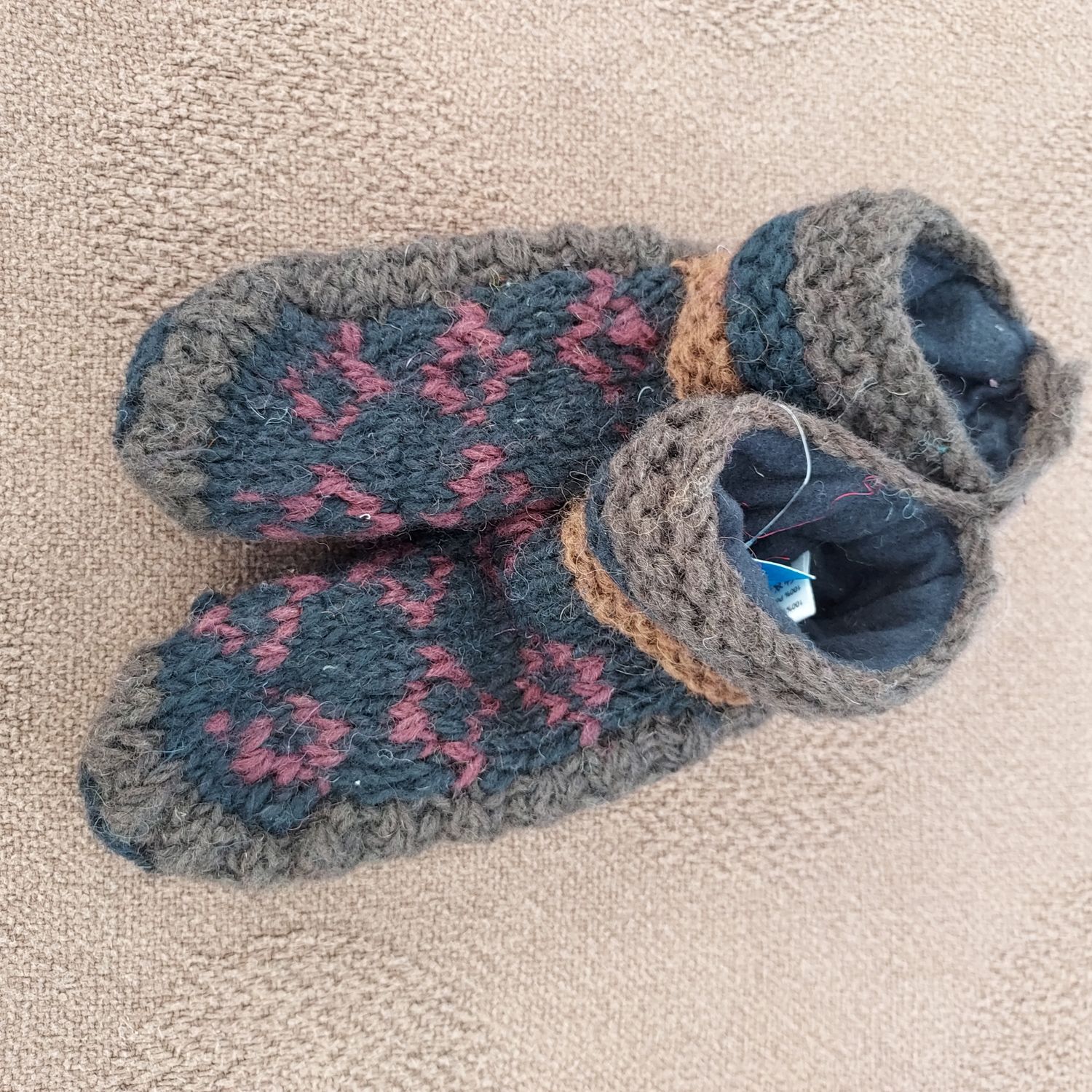 KIDS Knitted & Fleece Lined Slipper Socks 6 KIDS Knitted & Fleece Lined Slipper Socks 6"