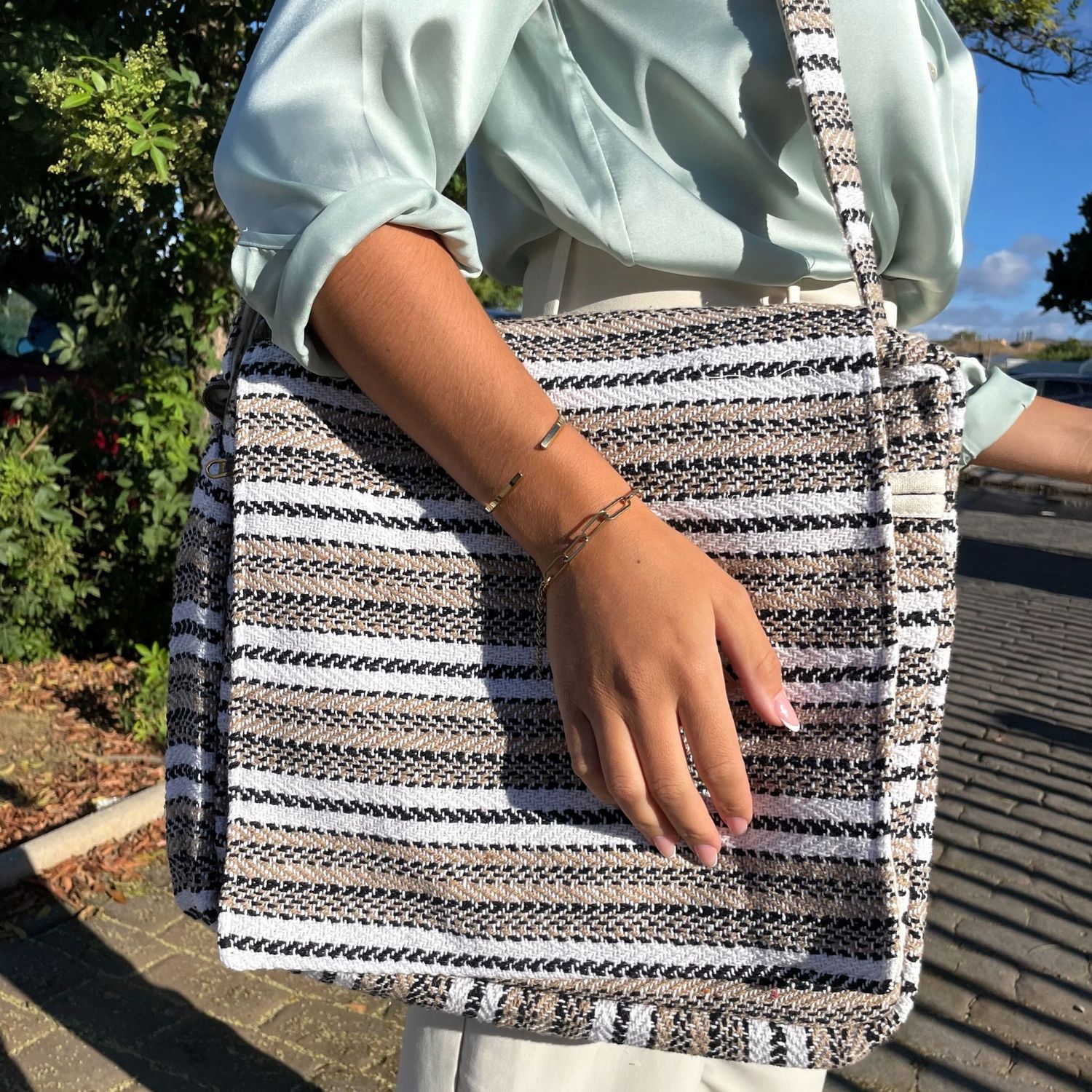 Soft Banjar Laptop Bag - Soft Cream & Grey Soft Banjar Laptop Bag - Soft Cream & Grey