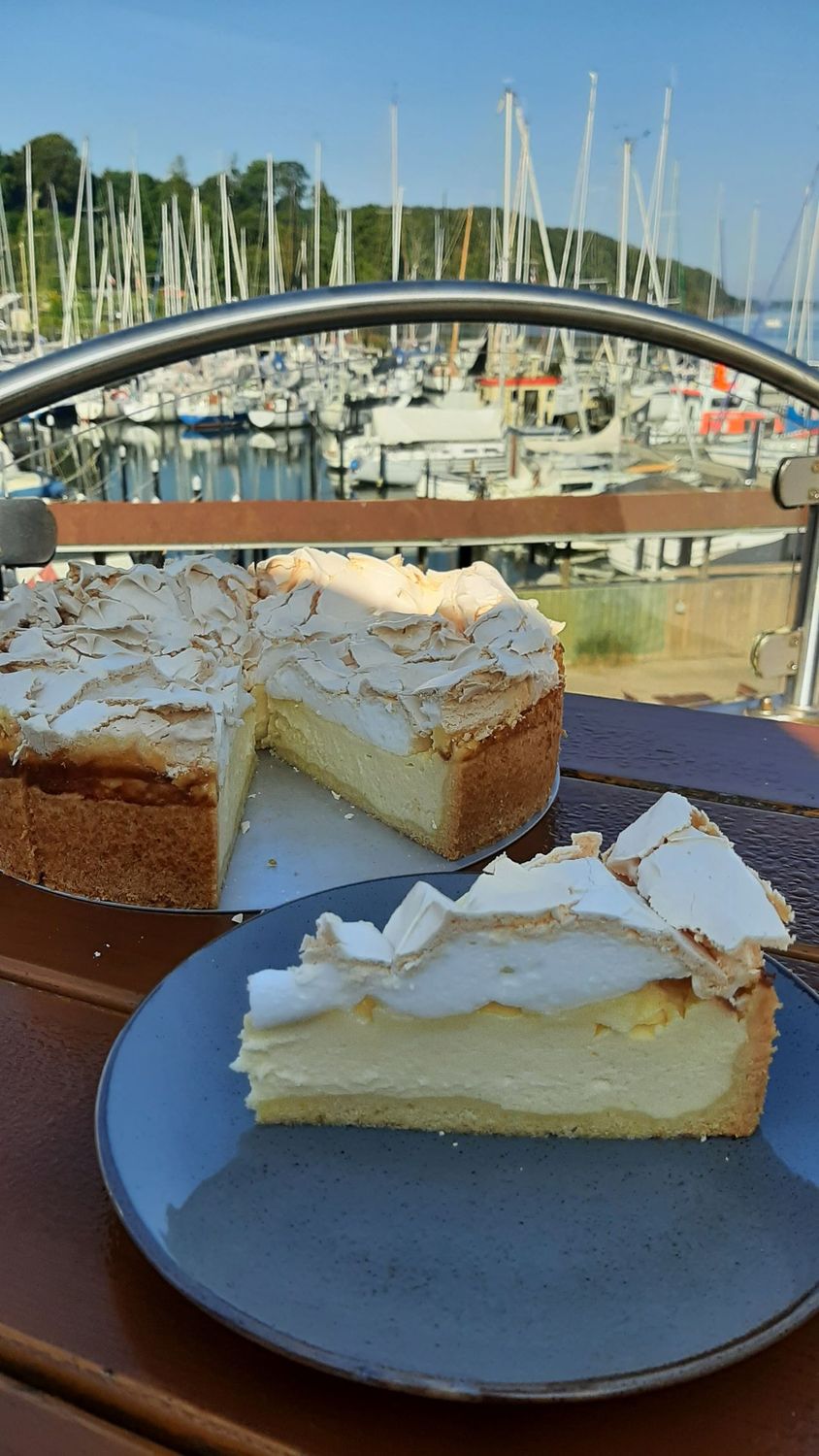 Käsekuchen mit Baiserhaube