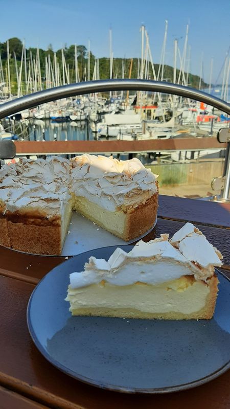 Käsekuchen mit Baiserhaube