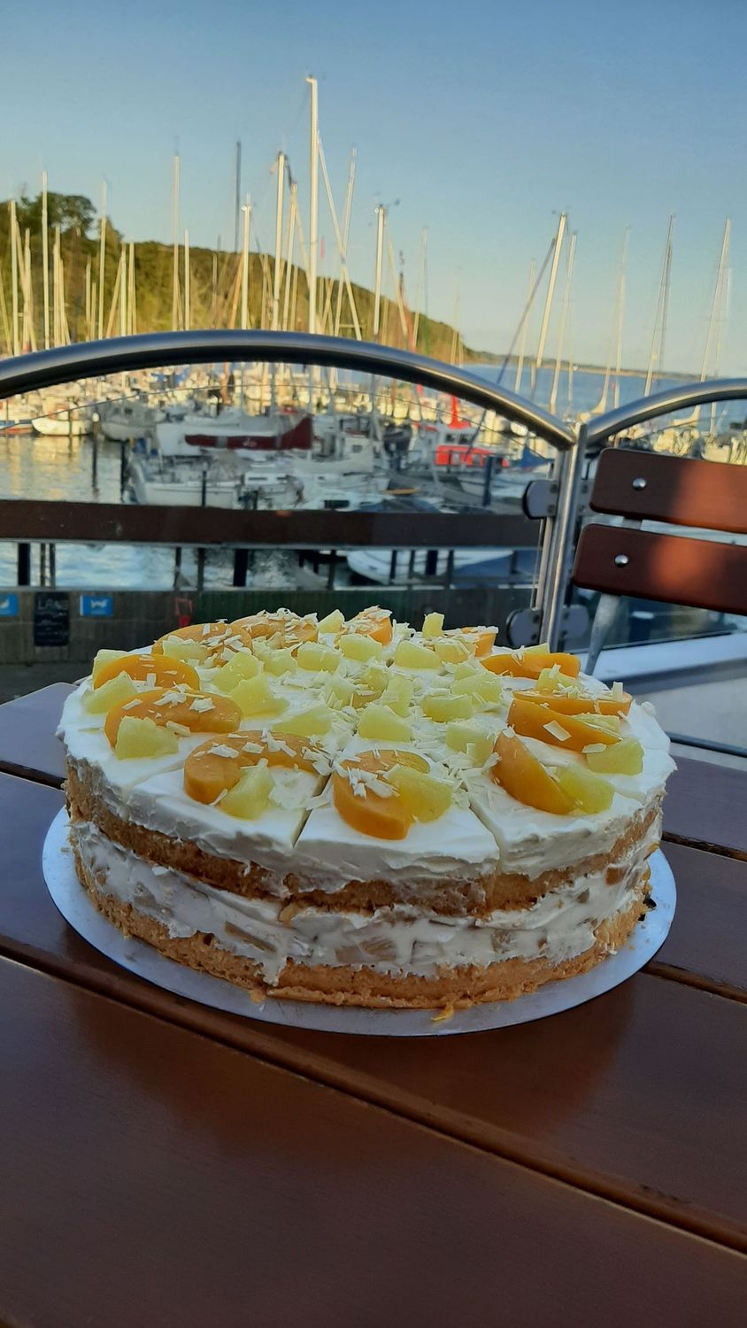 Pfirsich-Ananas-Torte