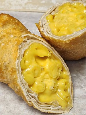 Mac &amp; Cheese Egg Rolls