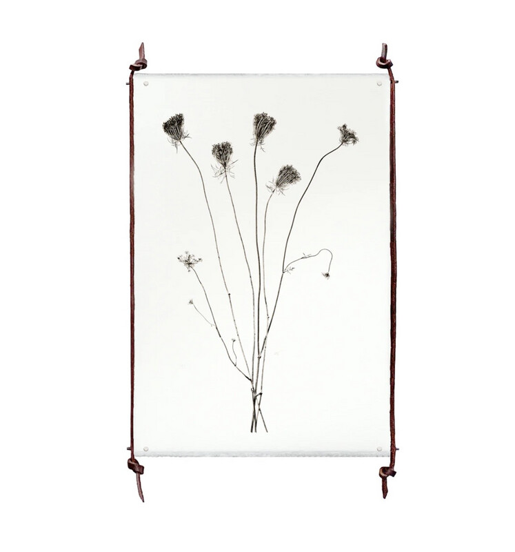 Leather picture hanger