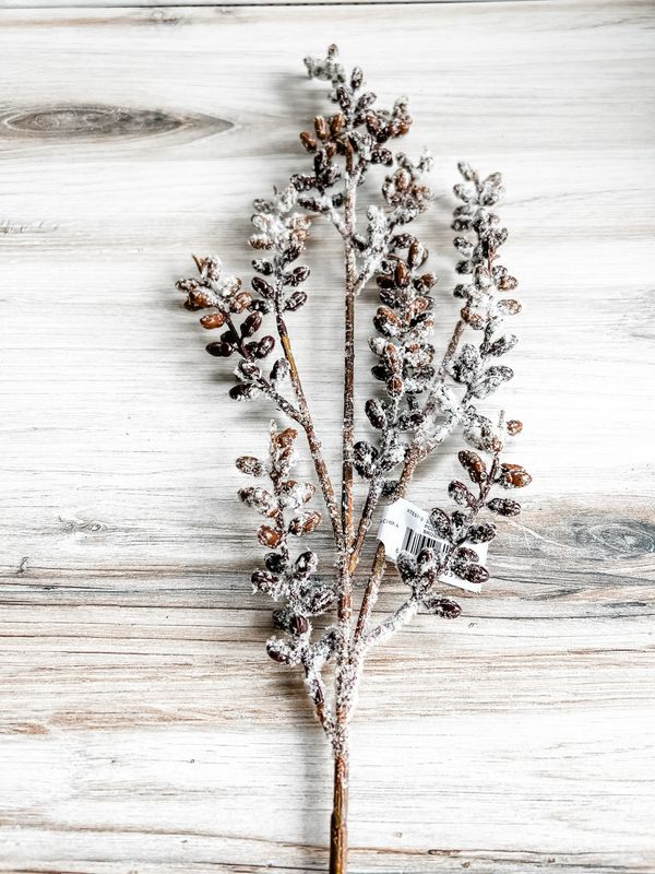 Snowy Parka Pods Spray