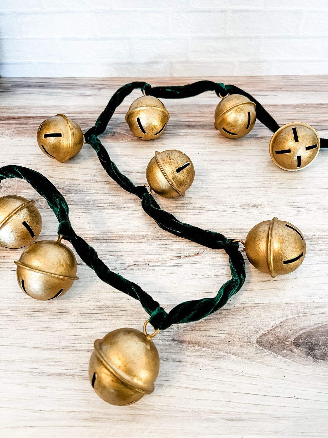 Green Velvet Bell Garland Green Velvet Bell Garland