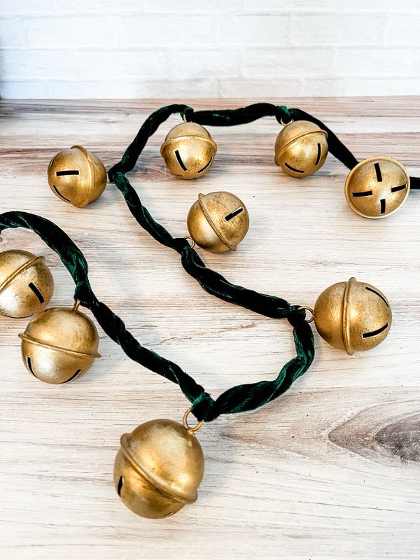 Green Velvet Bell Garland Green Velvet Bell Garland