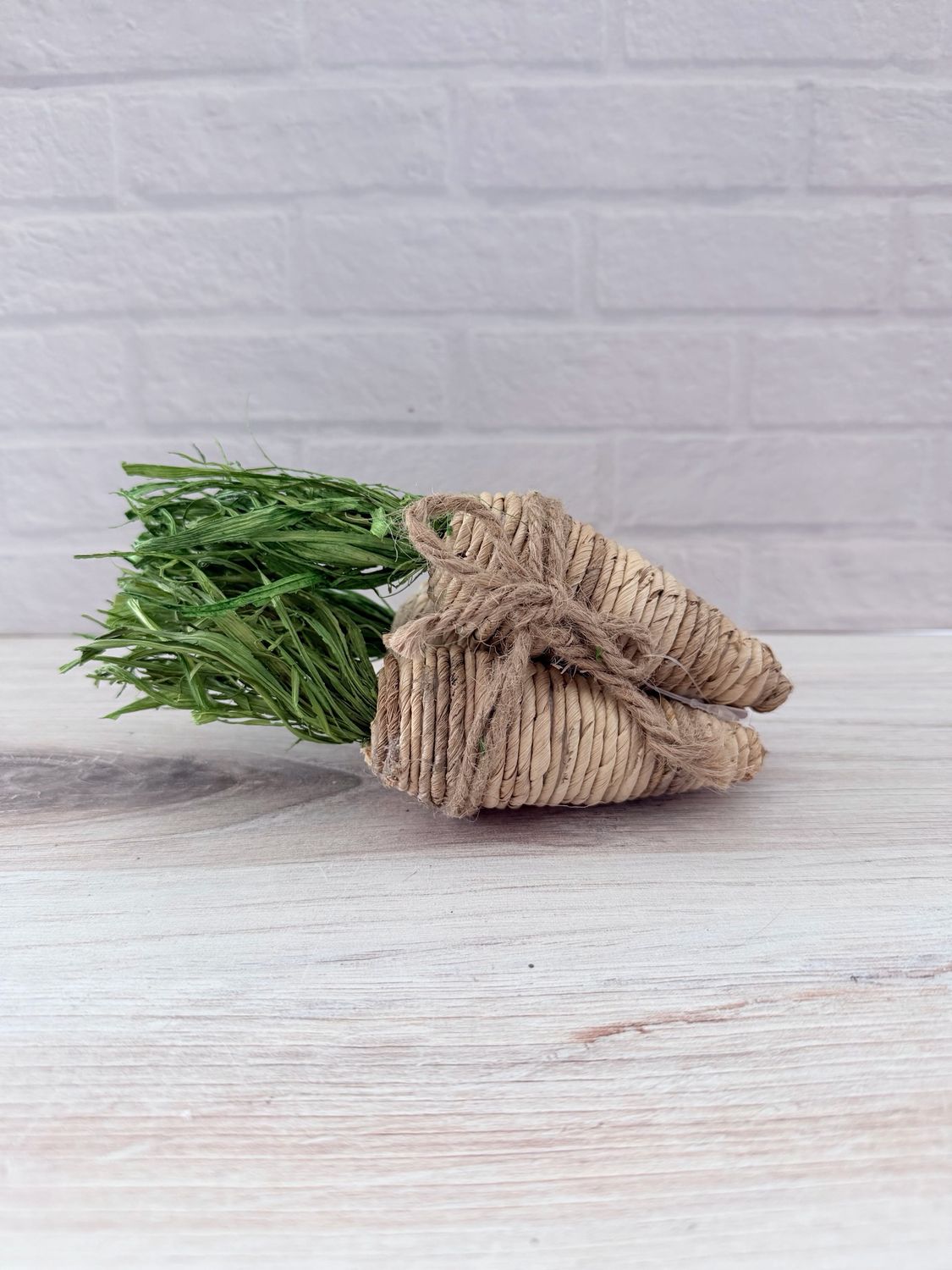 Natural Raffia Carrot Bundle