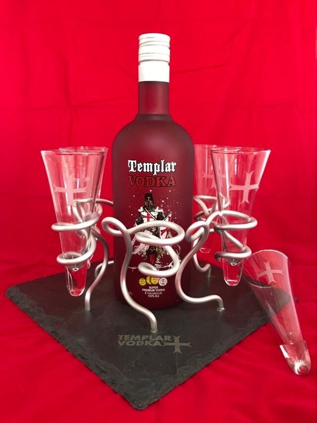 Plateau 6 Verres y Bruno Pellé + 1 Bouteille Templar® "RED" + 1 Led