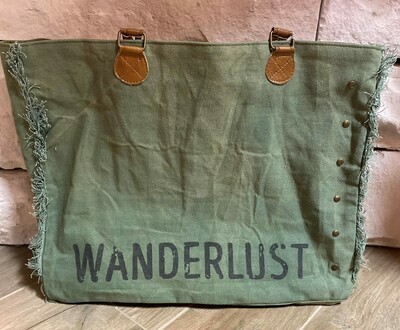 BAGS/ACCESSORIES