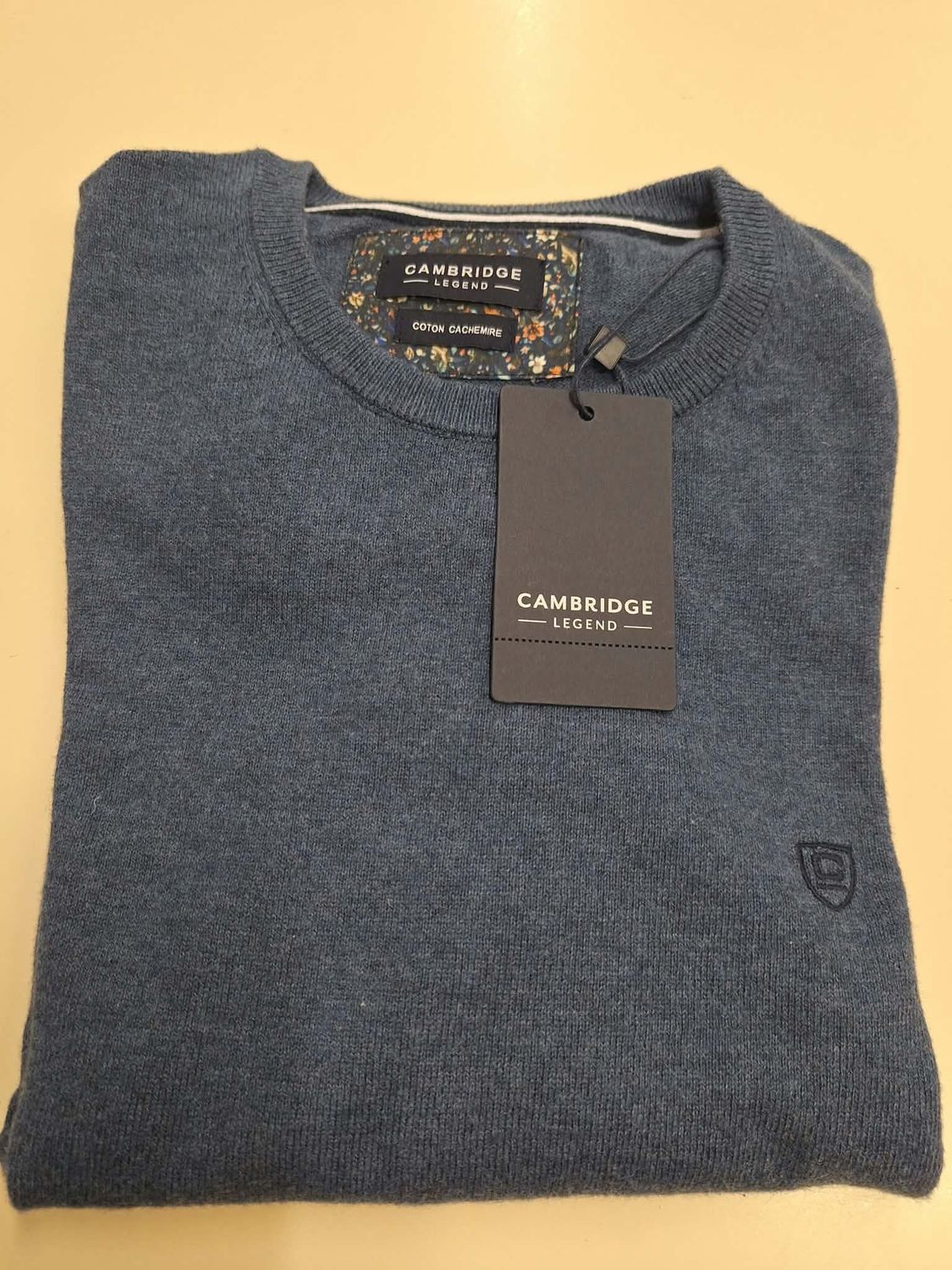 Pull Cambridge col rond