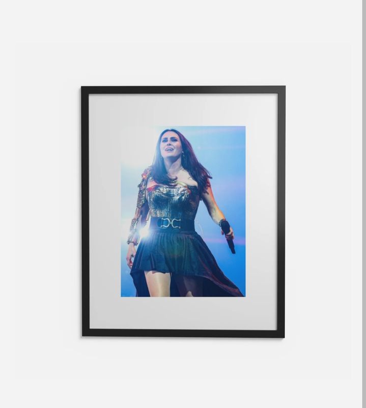 Sharon den Adel