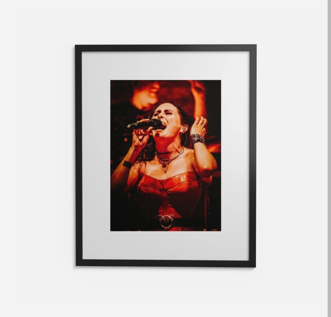Sharon den Adel
