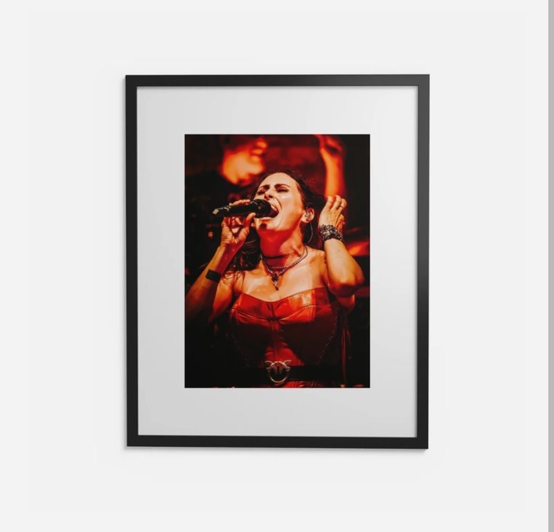Sharon den Adel