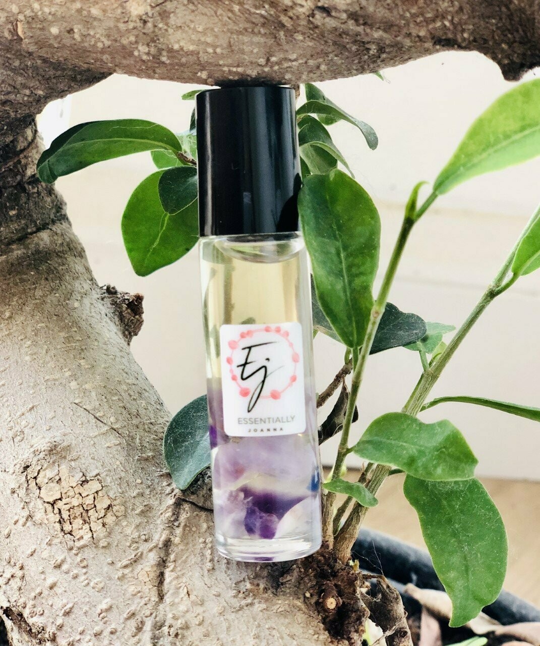 Crystal Infused Anxiety Away - 10ml Roller
For anxiety and panic attacks