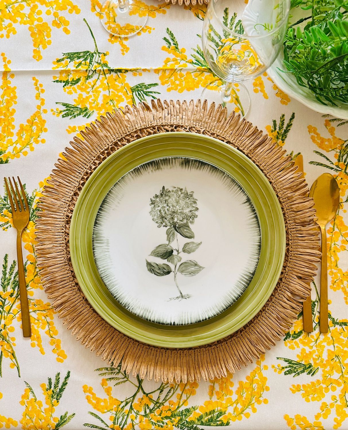Assiette à salade/dessert 19cmø. FLORAL COLLECTION. Peinte à la main