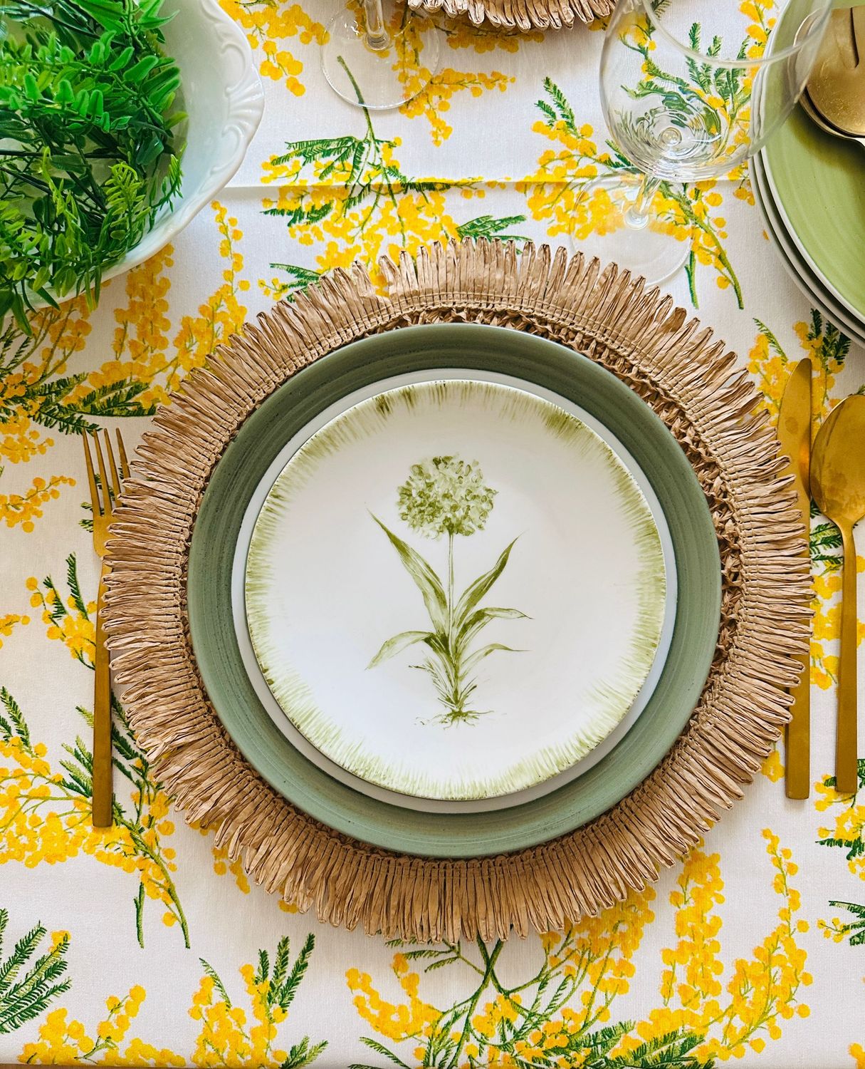Assiette à salade/dessert 19cmø. FLORAL COLLECTION. Peinte à la main