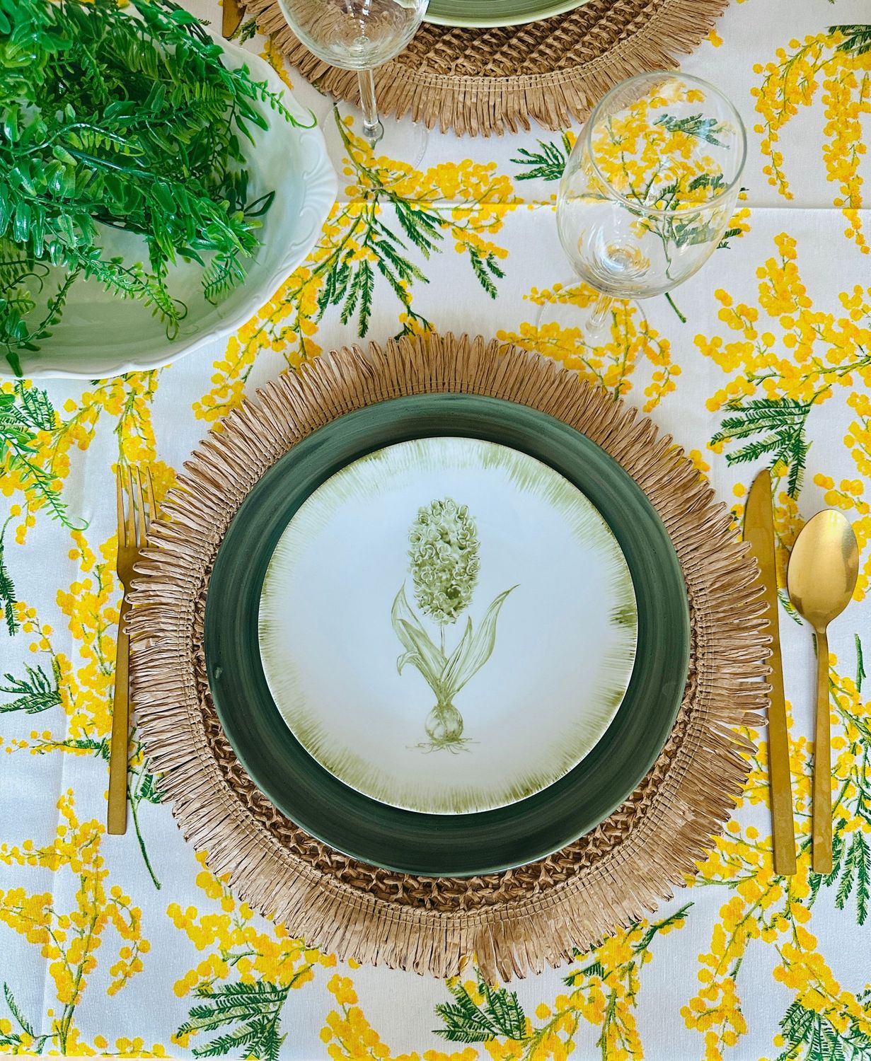 Assiette à salade/dessert 19cmø. FLORAL COLLECTION. Peinte à la main