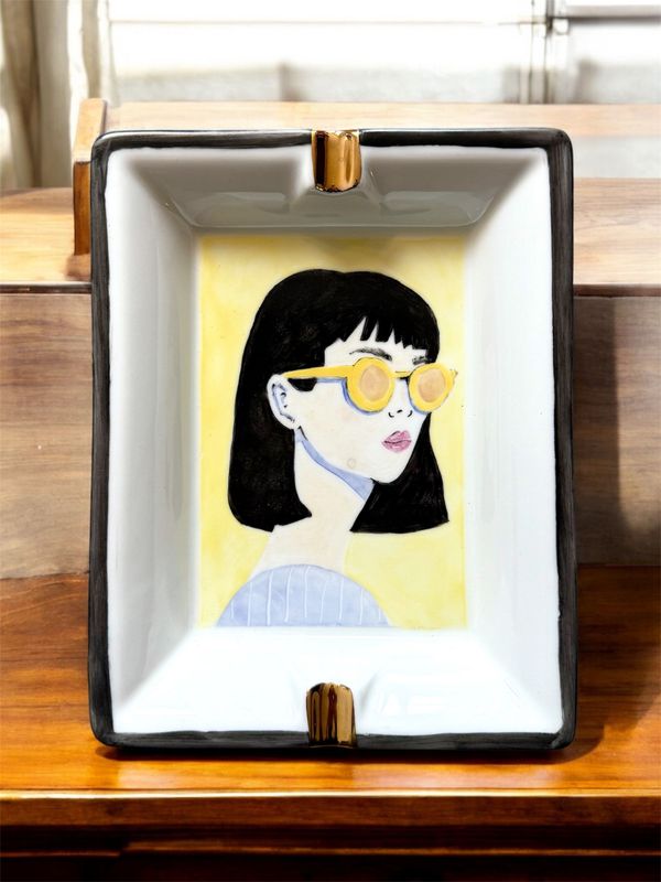 Cendrier JEUNE en porcelaine peints à la main 15x20cm