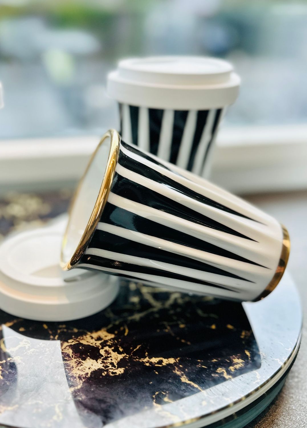 MUG COFFE TO GO. Painte à la main MUG COFFE TO GO. Painte à la main