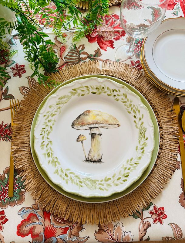 Assiette plate 27cmø. CHAMPIGNON JAUNE. CHAMPIGNON COLLECTION. Peinte à la main