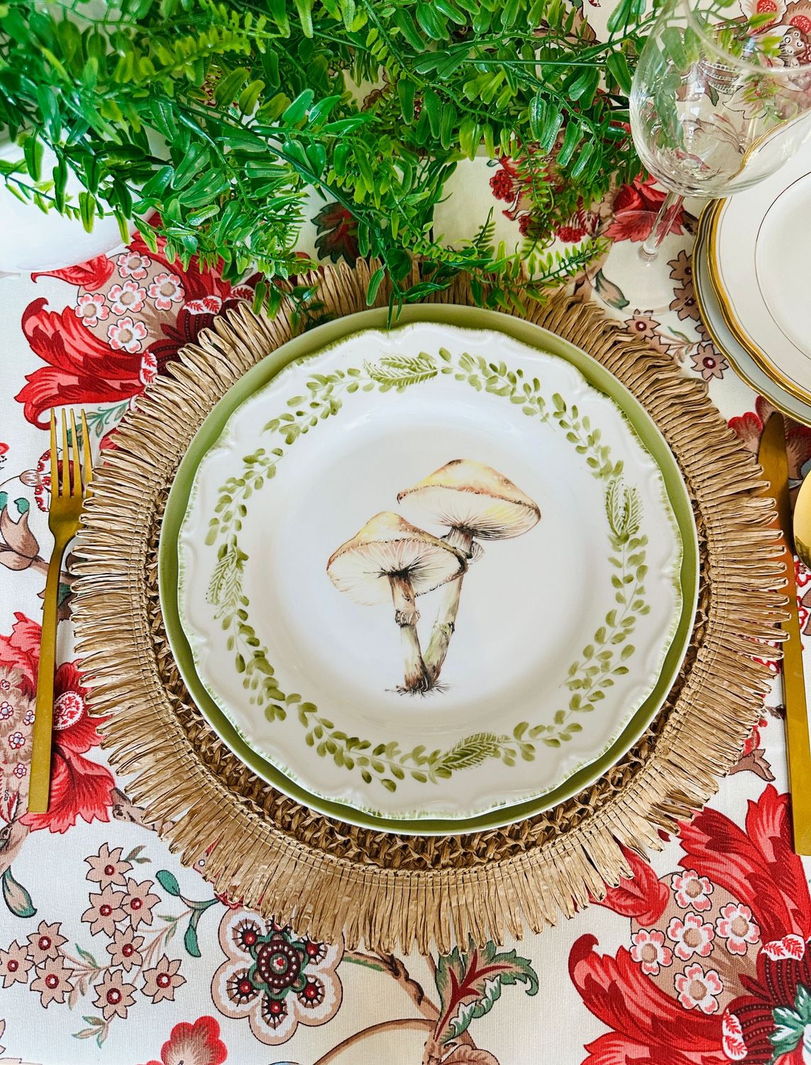 Assiette à salade/dessert 19cmø. DEUX CHAMPIGNONS. CHAMPIGNON COLLECTION. Peinte à la main