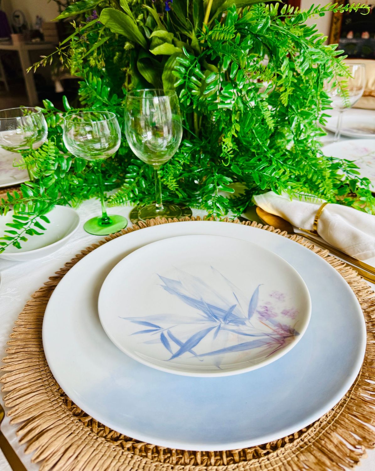 Assiette à salade/dessert 21cm ø . BRUMA COLLECTION . Peinte à la main