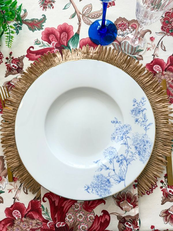 Assiette plate 30cm ø . AZURA COLLECTION . Peinte à la main