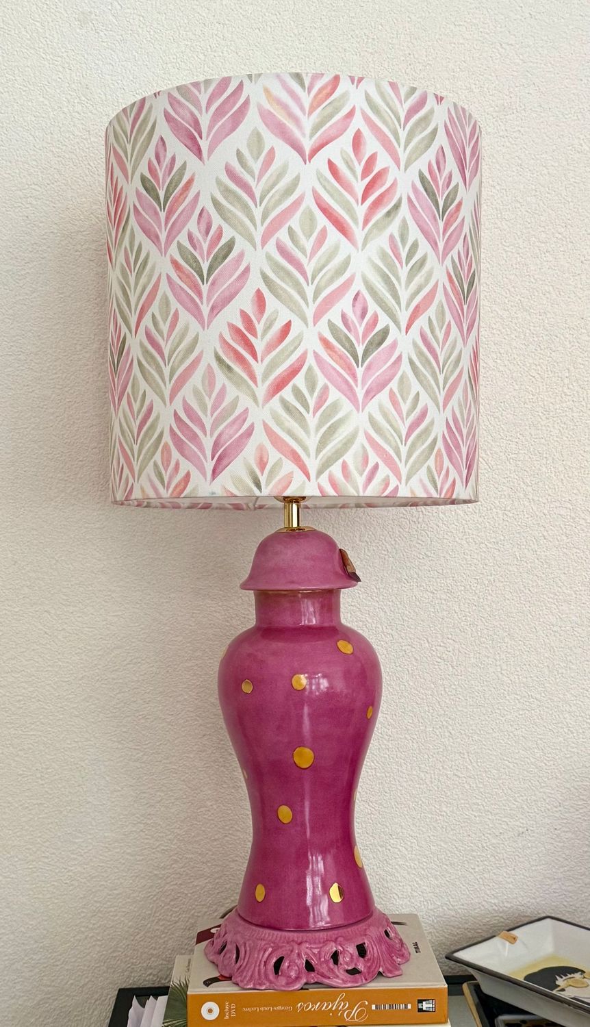 LAMPE EN PORCELAINE — ÉDITION ARTISANALE LAMPE EN PORCELAINE — ÉDITION ARTISANALE